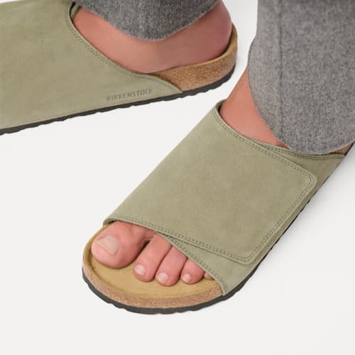 on model image of Solana Slide