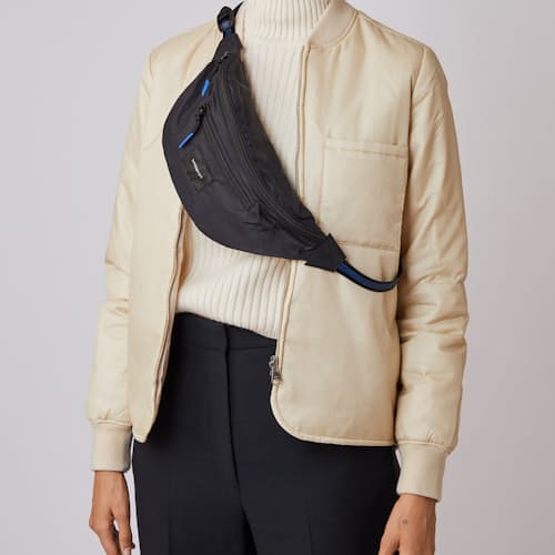 laydown image of Aste Lightweight - 3L Hip Pack