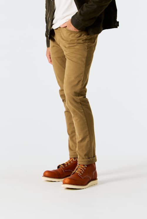 on model image of 365 5-Pocket Pant - HB Slim