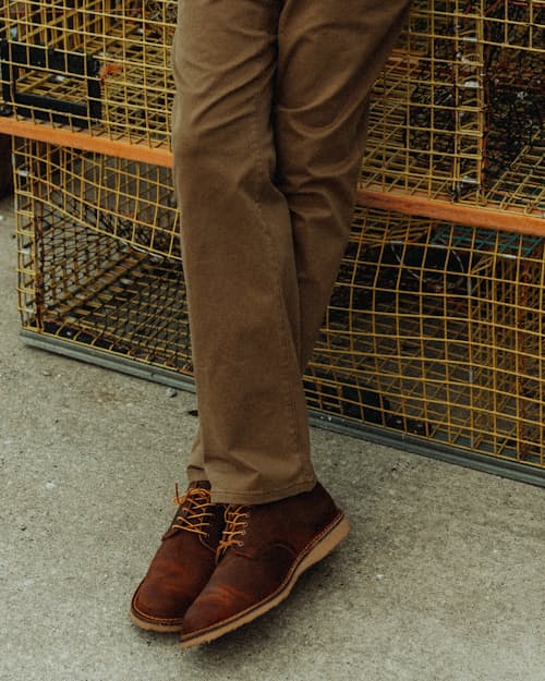 lifestyle image of #3604 Weekender Oxford