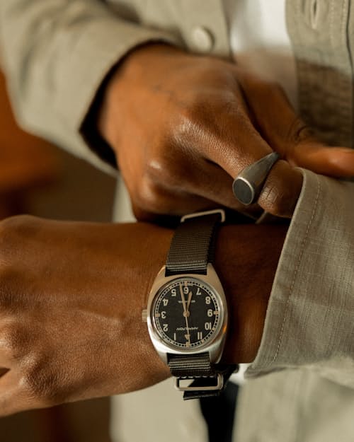 lifestyle image of Khaki Field Mechanical 38mm Watch H69439411