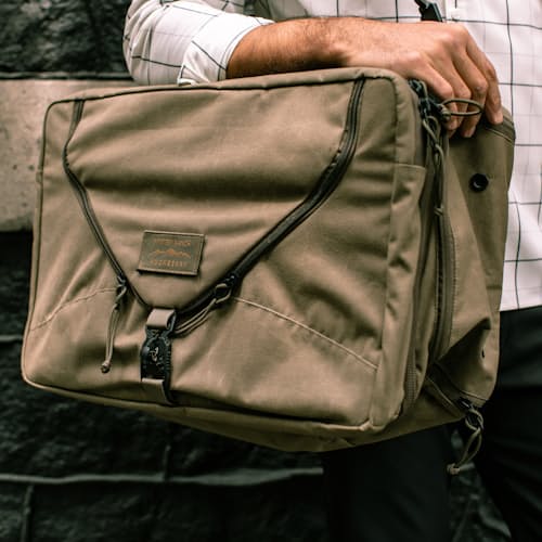 laydown image of The Mission Hybrid 40L - Exclusive