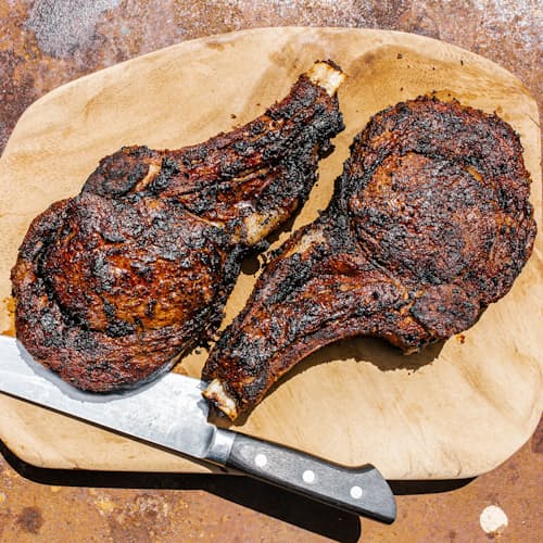 laydown image of Bone in Ribeye Gift Set