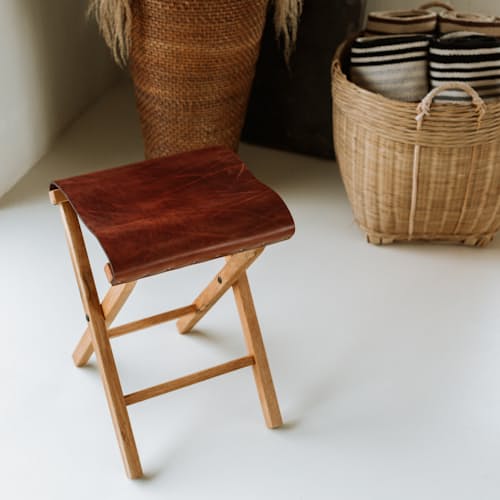 laydown image of Expedition Stool