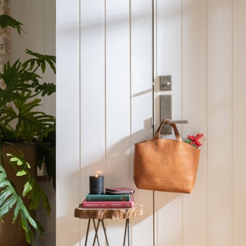 lifestyle image of Women's Mini Welden Tote
