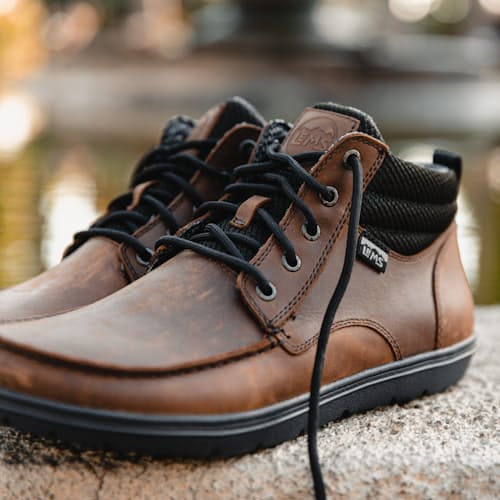 lifestyle image of Boulder Boot Mid