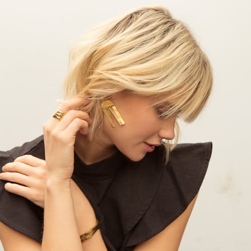 laydown image of Maxi Cala Earrings