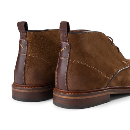 laydown image of Dalton Suede Chukka
