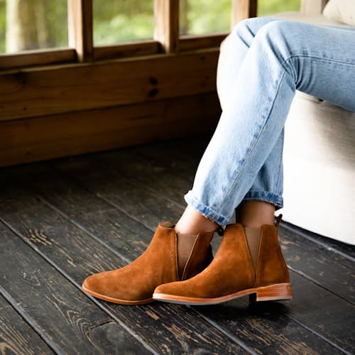 laydown image of Chelsea Boot - Women's