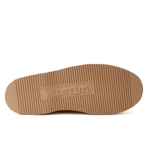 laydown image of All Handsewn Maine Guide Chukka