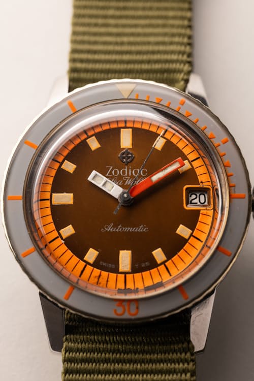 laydown detail image of Zodiac Tropical Dial 722-946B Sea-Wolfe