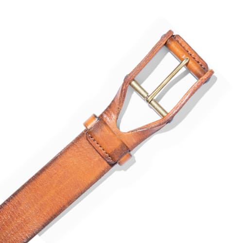 laydown detail image of Leather Buckle belt