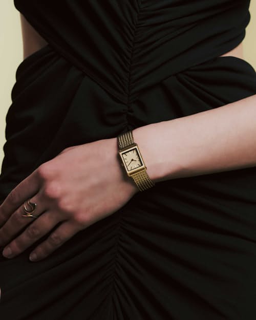on model image of Women's Virgil Tethered