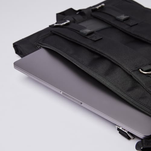 laydown image of Bernt - 20L Rolltop