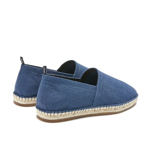 laydown image of Zach Espadrille