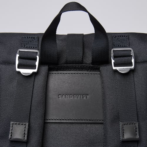 laydown image of Bernt - 20L Rolltop