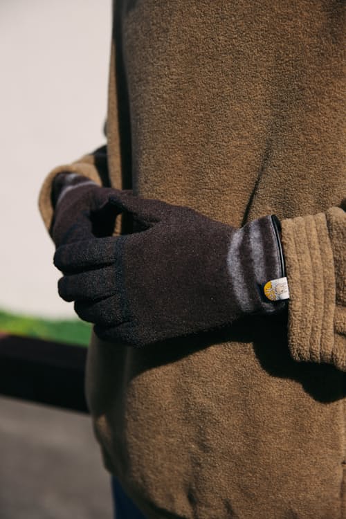 lifestyle image of Jersey Glove