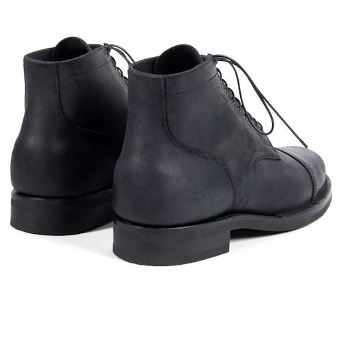laydown image of Service Boot 2030