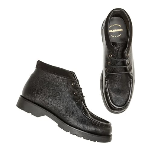 laydown image of Parure Chukka Boot