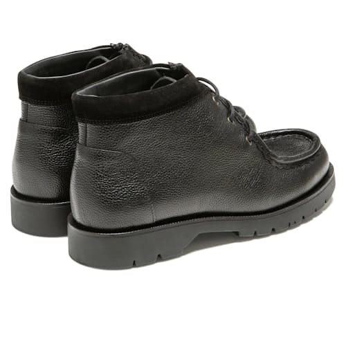 laydown image of Parure Chukka Boot