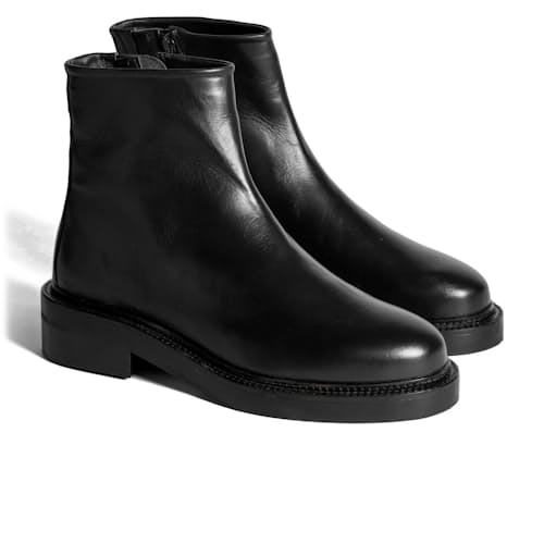 laydown image of Marcus Zip Boot