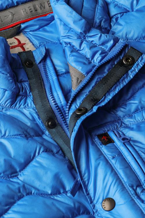 laydown detail image of Wave-Quilt Down Jacket