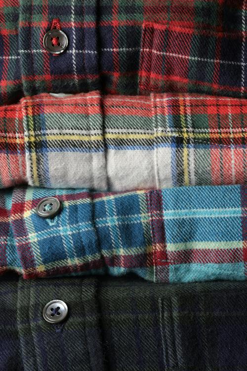 laydown detail image of Flyweight Tartan Shirt