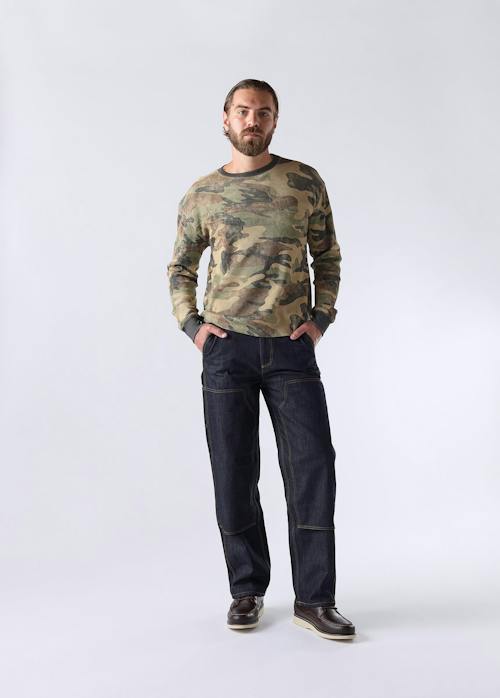 on model image of Badlands Thermal