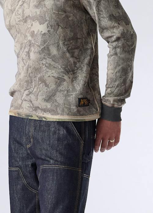 on model image of Badlands Thermal