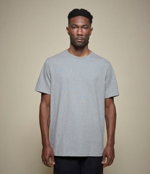 on model image of 2M15 Vintage Machine Refined Fit T-Shirt