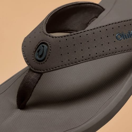 laydown detail image of Ki'i Sandal