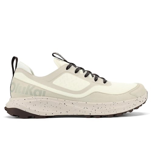 laydown image of Makiki Sneaker