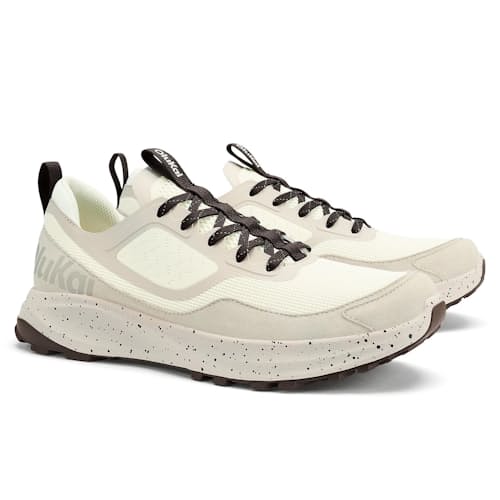 laydown image of Makiki Sneaker