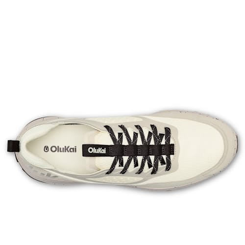 laydown image of Makiki Sneaker