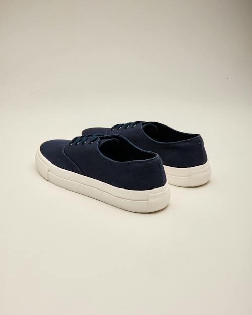 no crop image of Canvas Sneaker