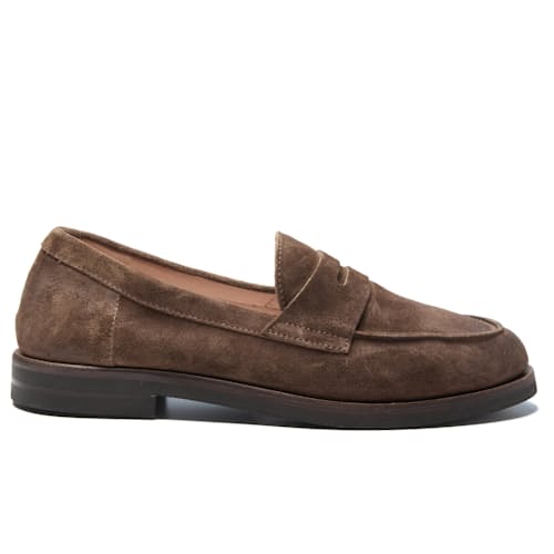 laydown image of Dartflex Loafer