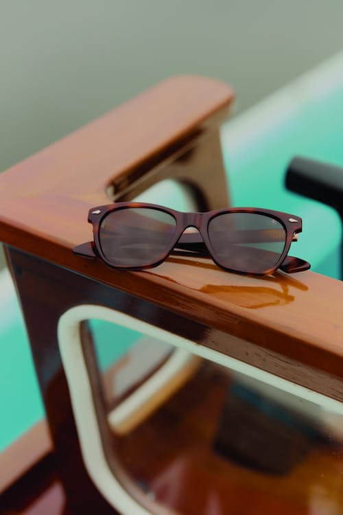 lifestyle image of Saratoga Polarized Sunglasses