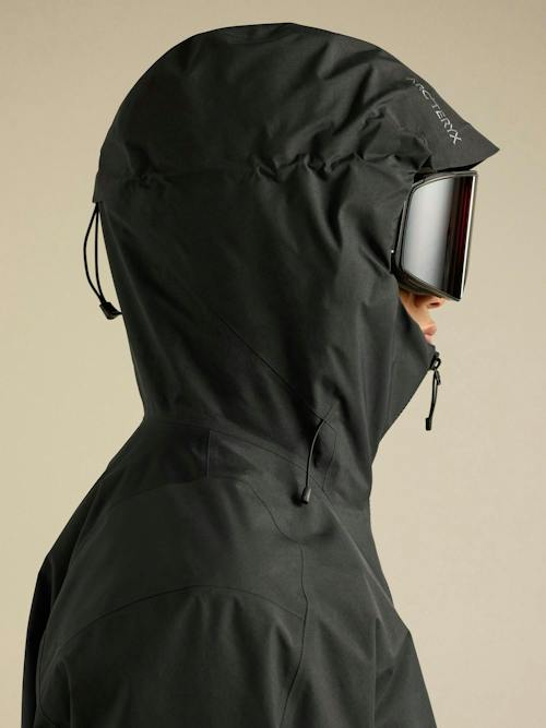 on model image of Sabre Insulated Jacket