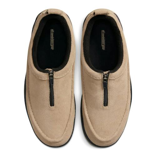 laydown image of ACG Izy Sneaker