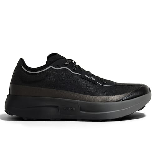 laydown image of 005 Trail Sneaker