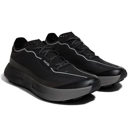 laydown image of 005 Trail Sneaker