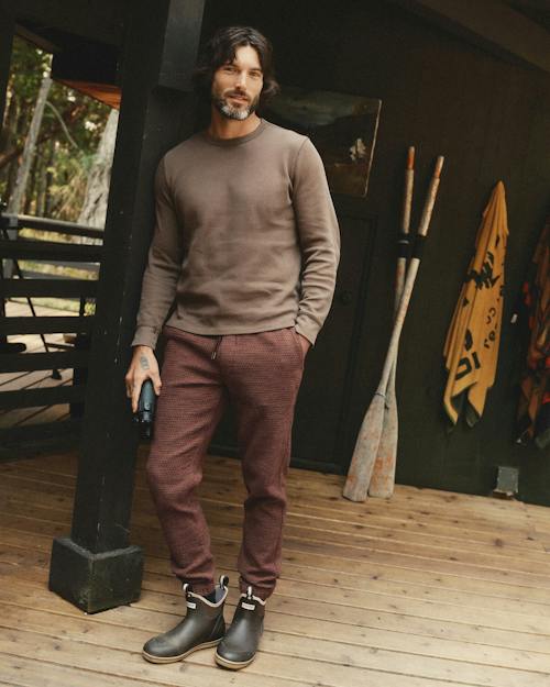 lifestyle image of The Apres Sashiko Pant