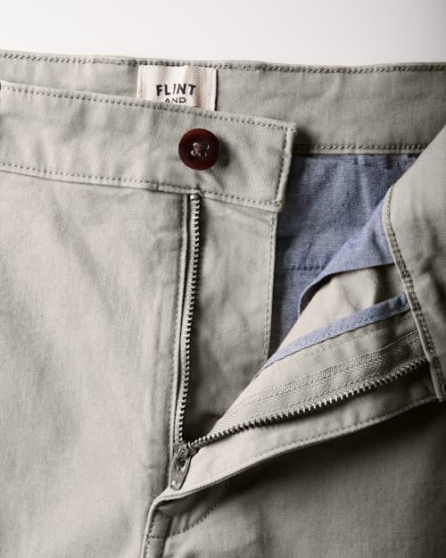 laydown detail image of 365 Chino Short - 7"