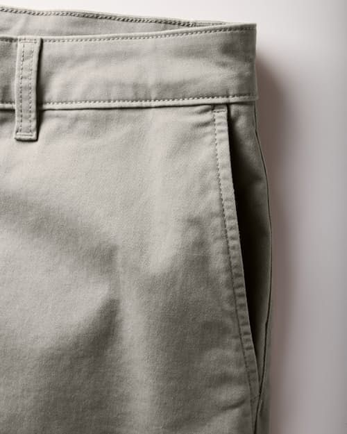 laydown detail image of 365 Chino Short - 7"