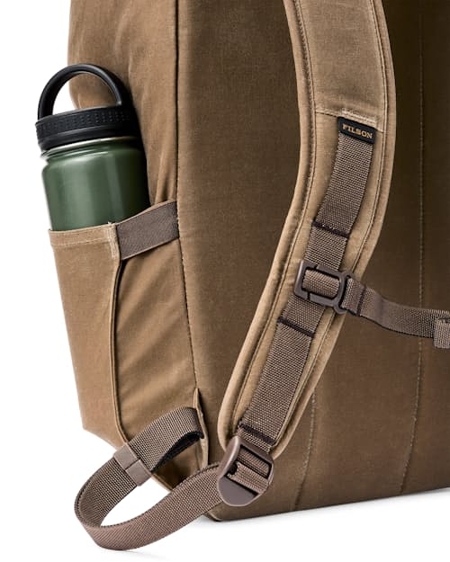 laydown detail image of Trapper Creek Backpack - 28L