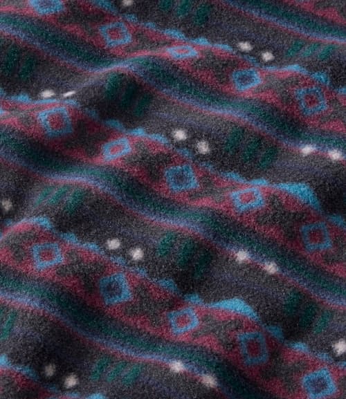 laydown detail image of Mountain Classic Fleece Pullover