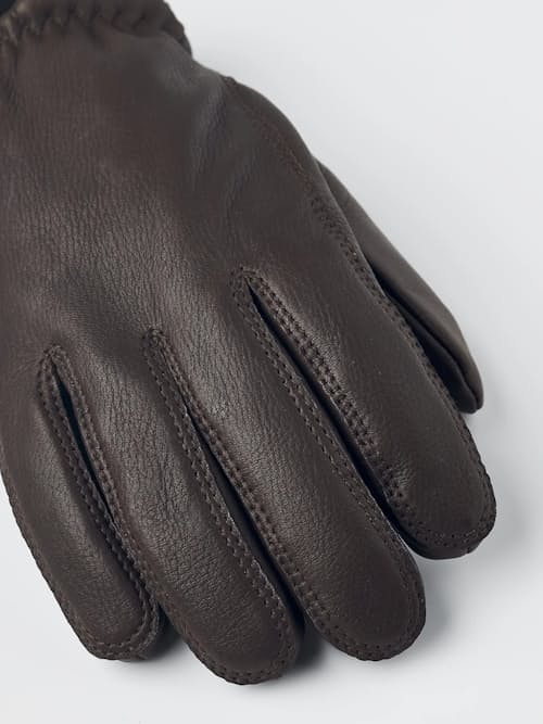 laydown detail image of Tore Glove