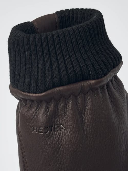 laydown detail image of Tore Glove