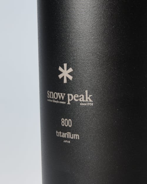 laydown detail image of Aurora Bottle 800