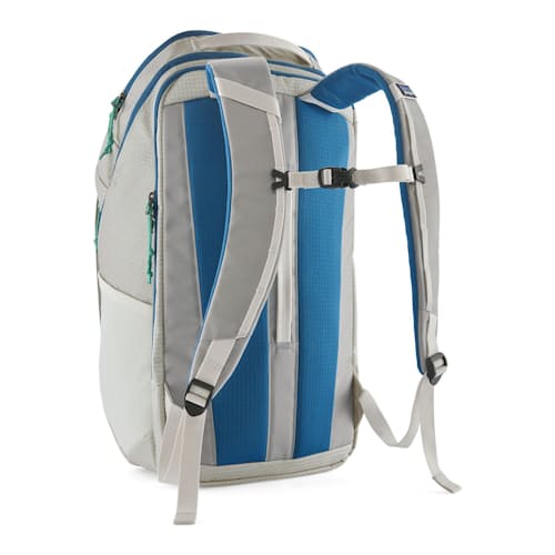 laydown image of Black Hole Pack 32L